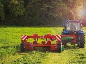 Vontatott tárcsás fűkasza az Enorossitól különböző méretekben és kivitelben.
